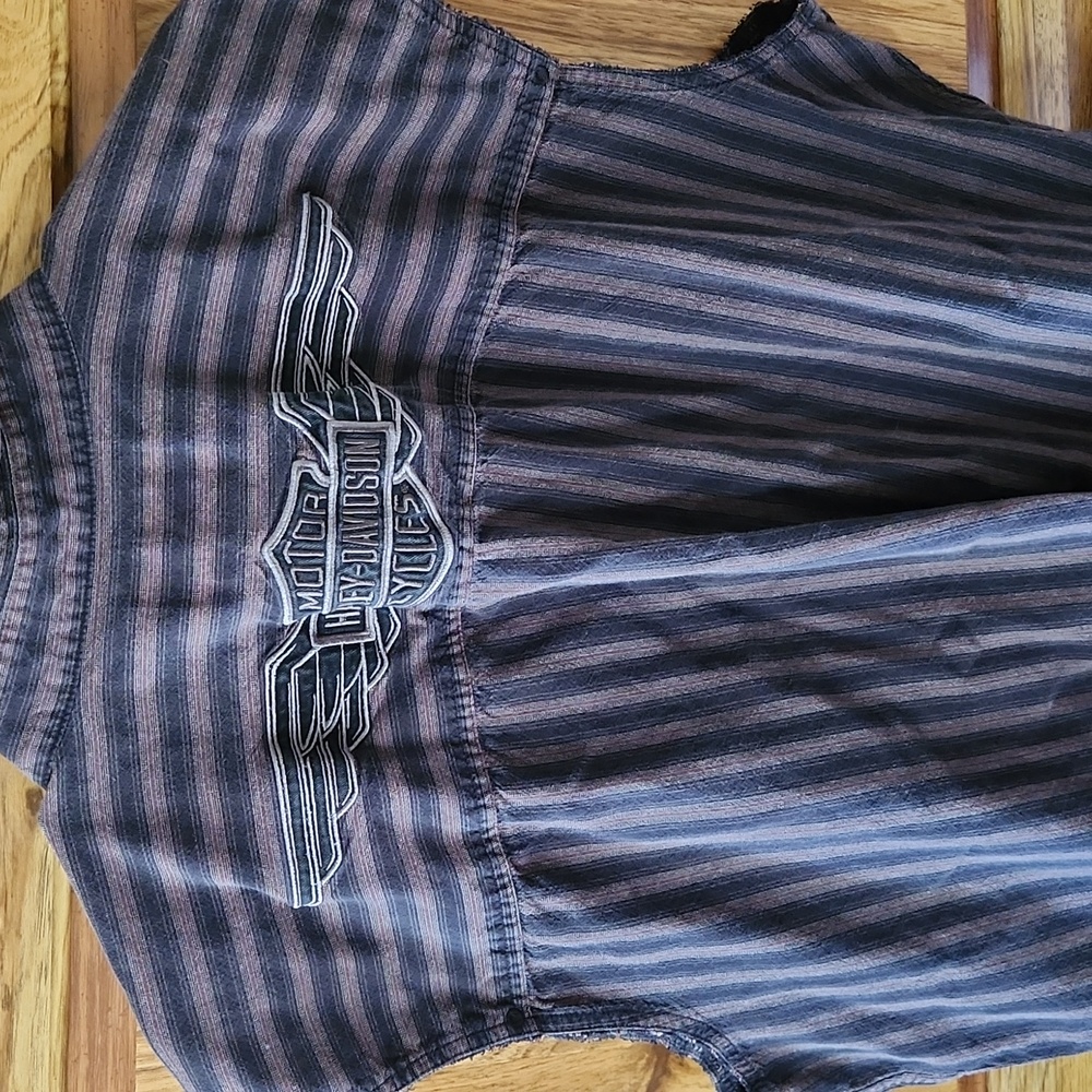 Men's Button Down - Picture 2 of 3